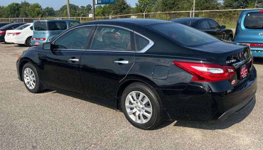 2016 Nissan Altima Image 4