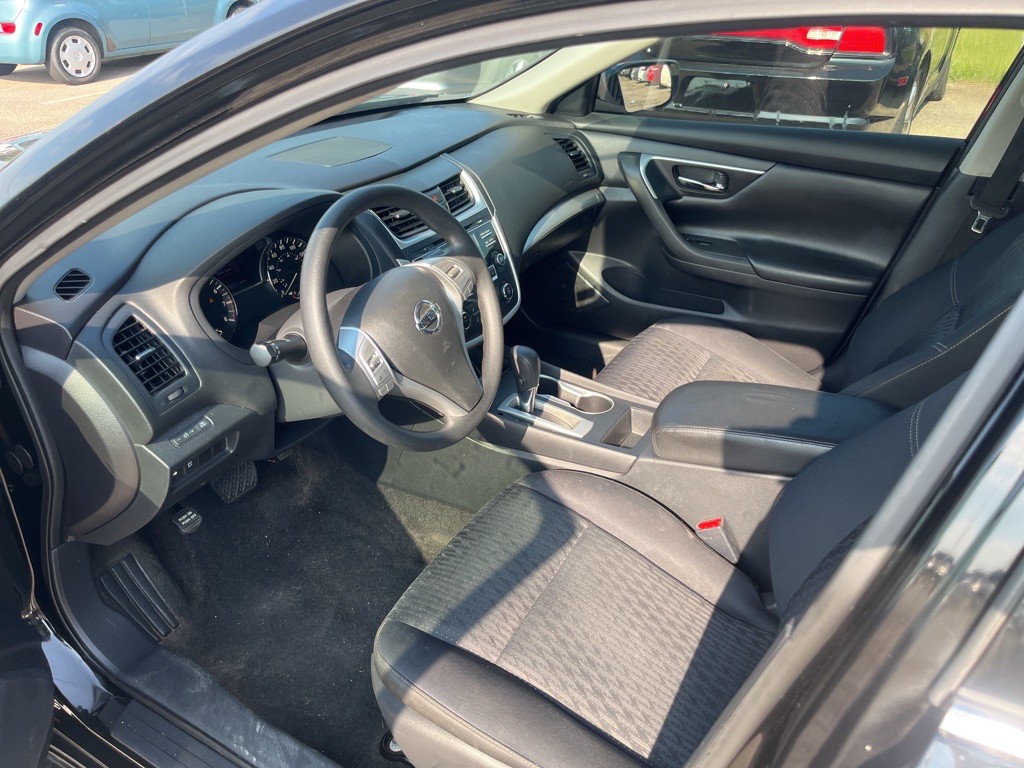 2016 Nissan Altima Image 5