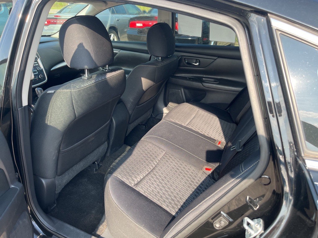 2016 Nissan Altima Image 6