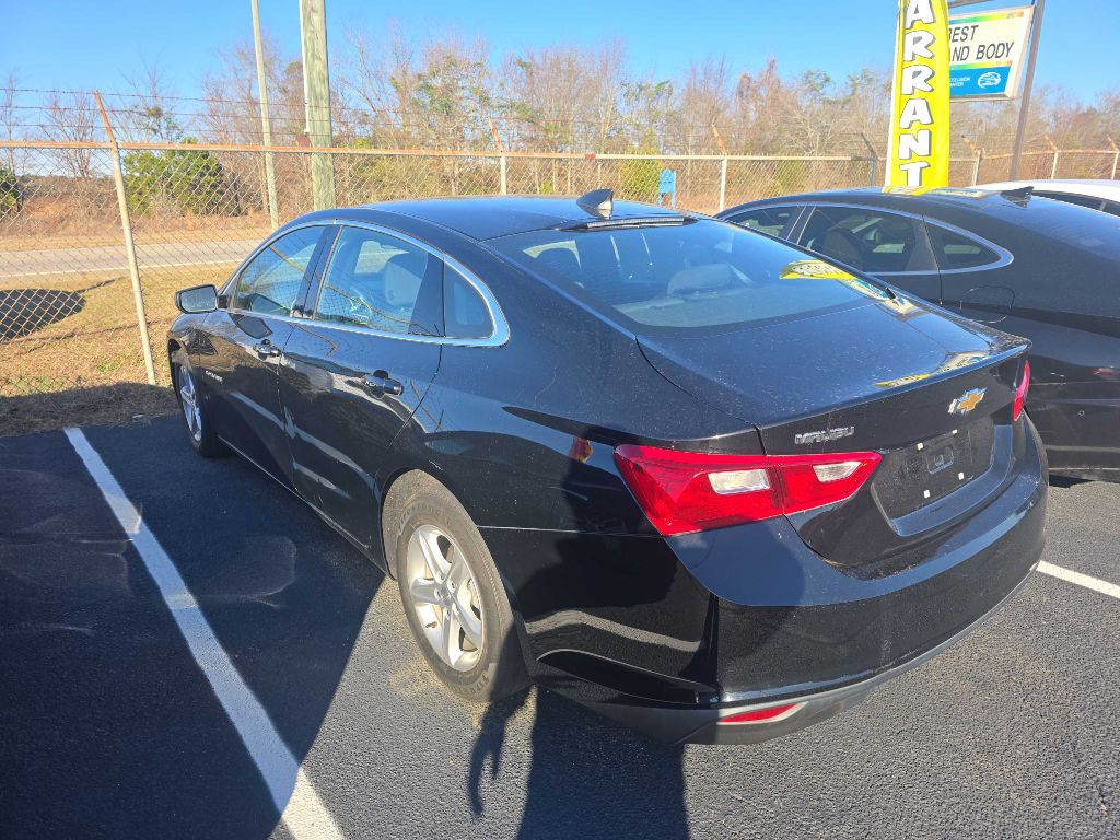 2022 Chevrolet Malibu Image 3