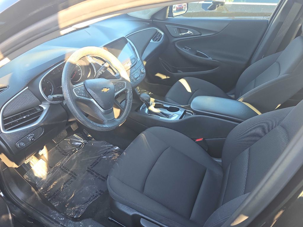 2022 Chevrolet Malibu Image 4