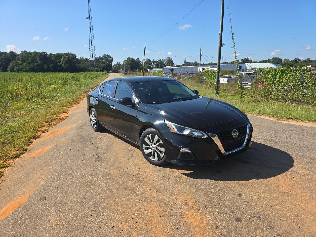 2019 Nissan Altima Image 1
