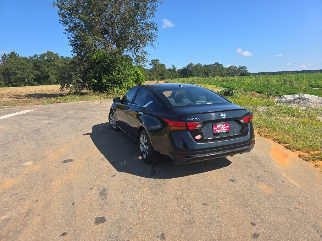 2019 Nissan Altima Image 3