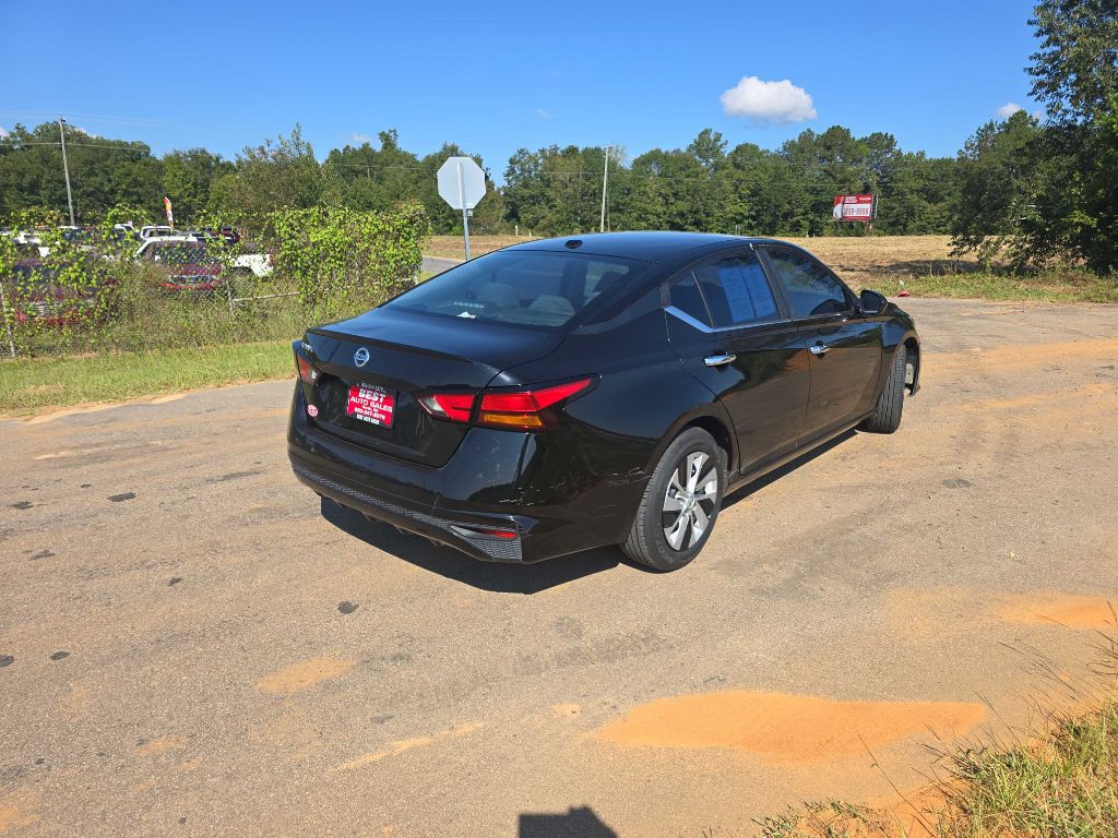 2019 Nissan Altima Image 5