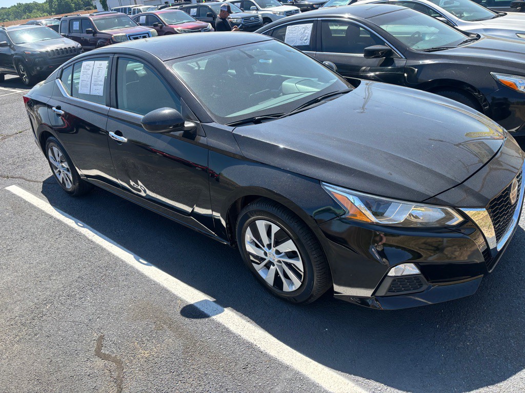 2019 Nissan Altima Image 2