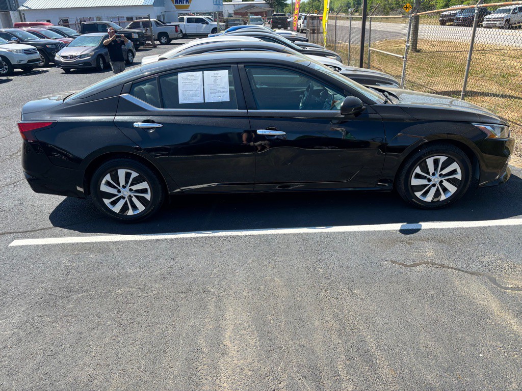 2019 Nissan Altima Image 3