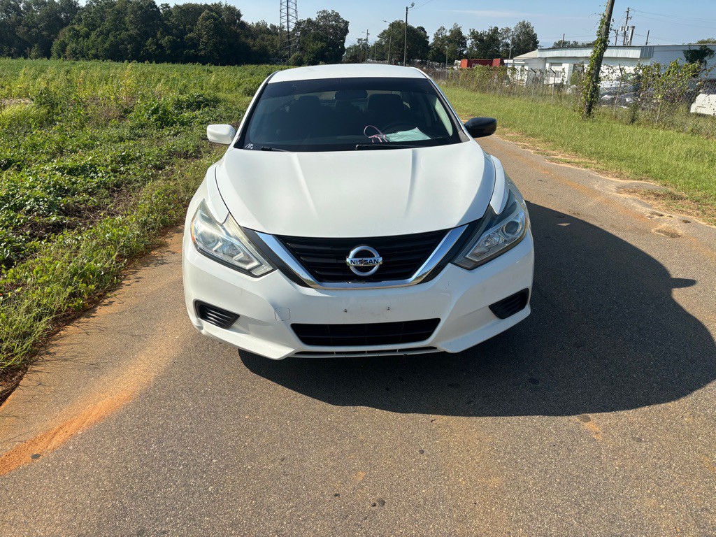 2017 Nissan Altima Image 1