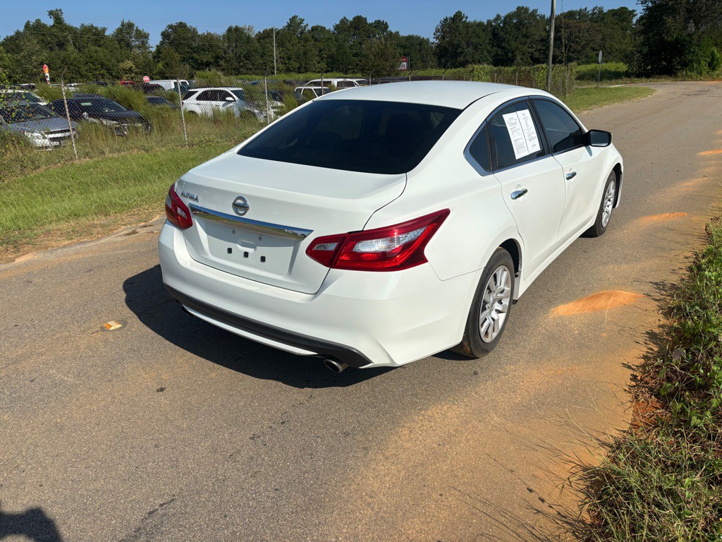 2017 Nissan Altima Image 6