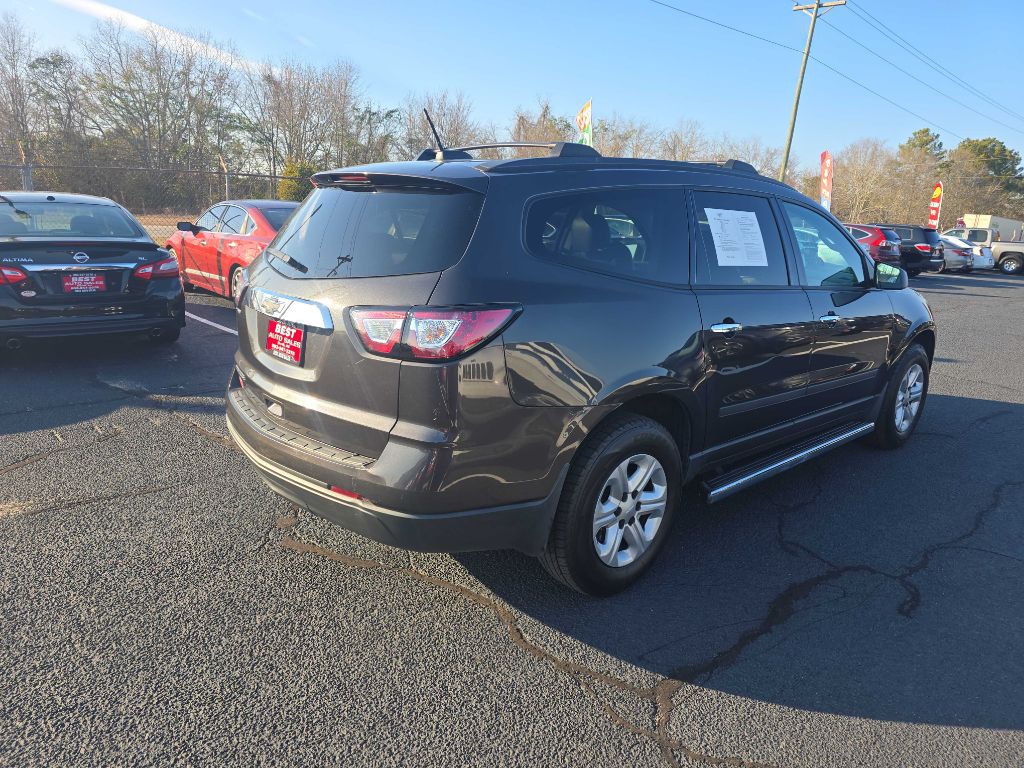 2017 Chevrolet Traverse Image 2