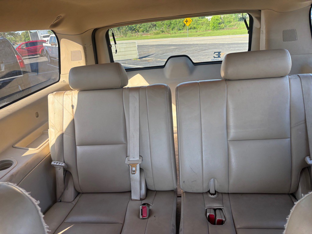2012 Cadillac Escalade Image 10