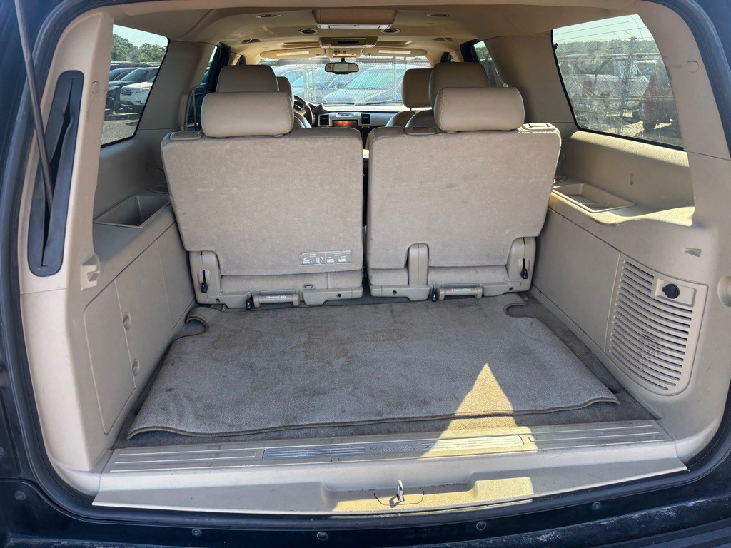 2012 Cadillac Escalade Image 11