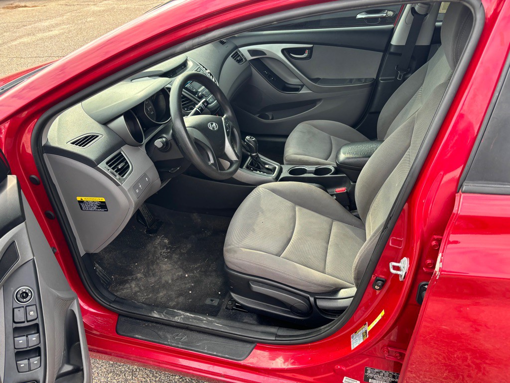 2015 Hyundai Elantra Image 3