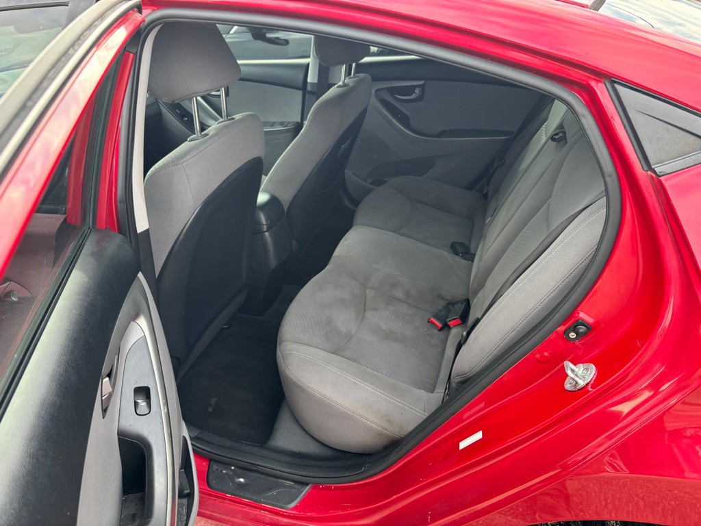 2015 Hyundai Elantra Image 4