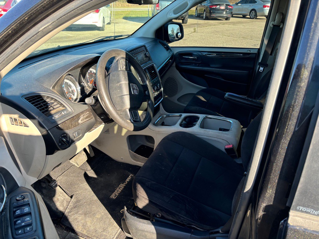 2013 Dodge Grand Caravan Image 2