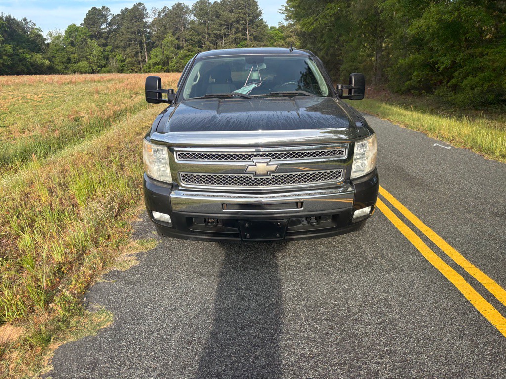 2011 Chevrolet Silverado 1500 Image 2