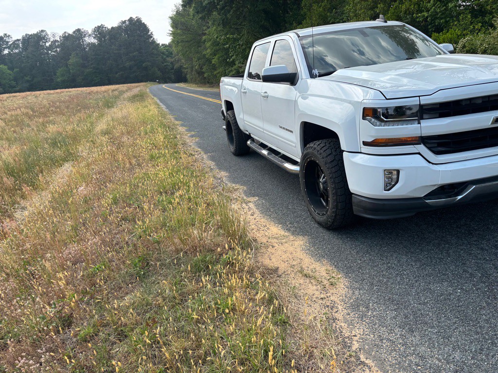 2016 Chevrolet Silverado 1500 Image 2