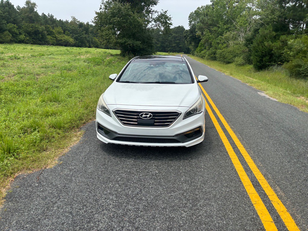 2015 Hyundai Sonata Image 2