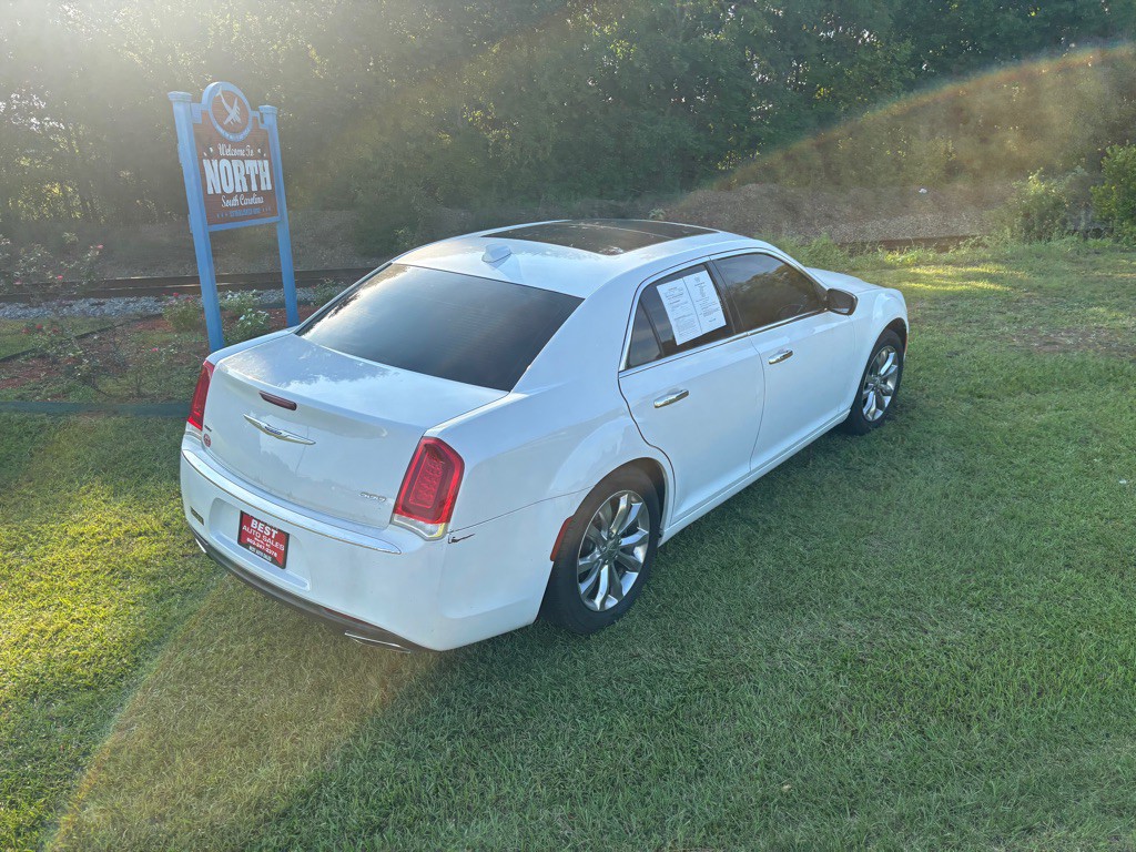 2019 Chrysler 300 Image 3