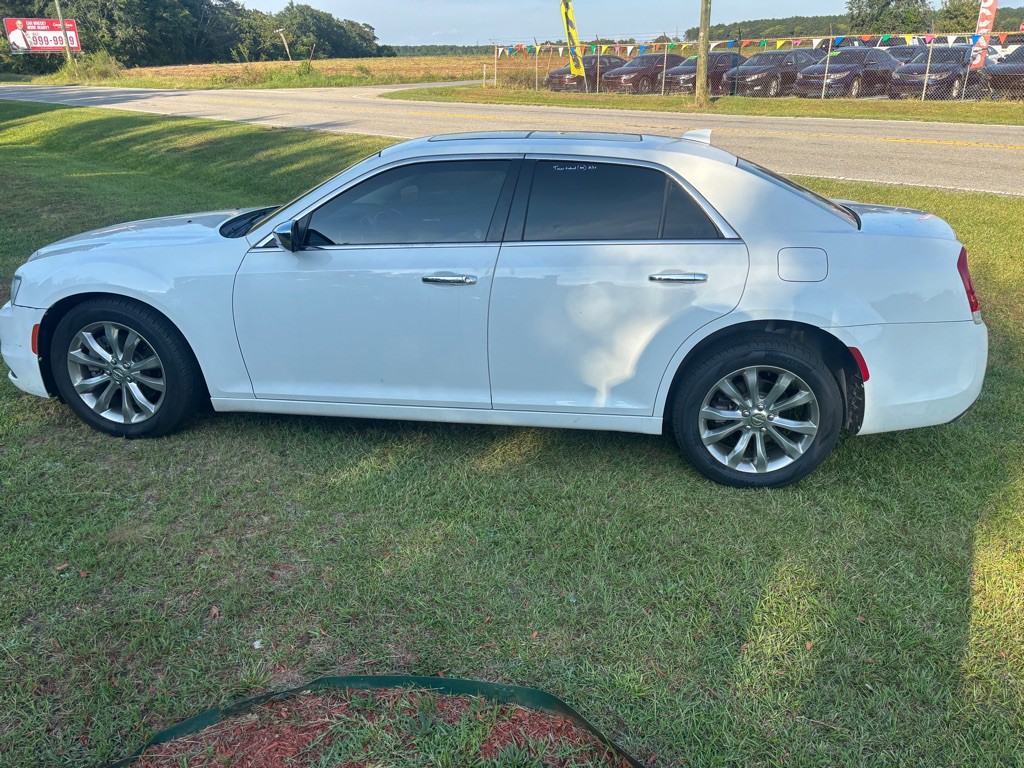 2019 Chrysler 300 Image 6