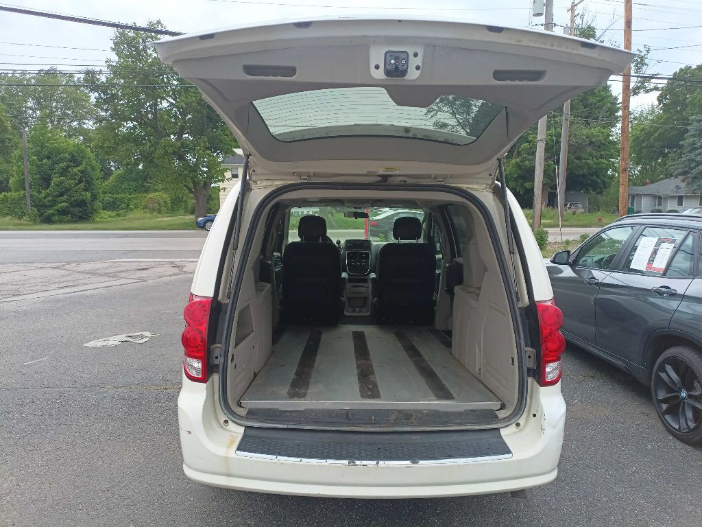 2012 Dodge Ram Van Image 8