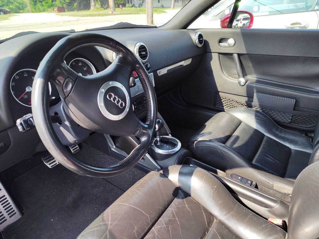 2004 Audi TT Image 8
