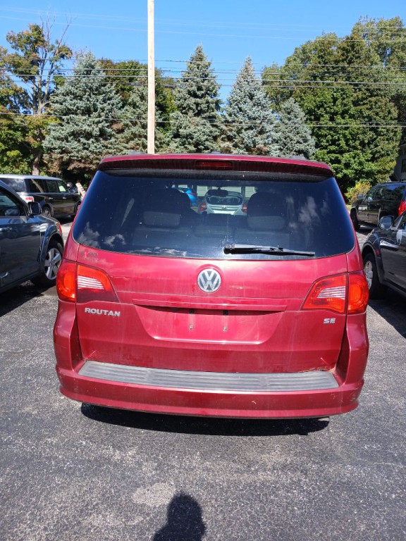2011 Volkswagen Routan Image 5