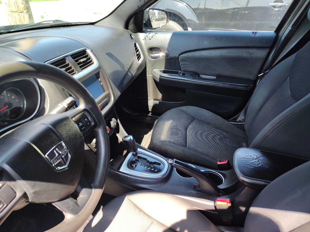 2014 Dodge Avenger Image 9