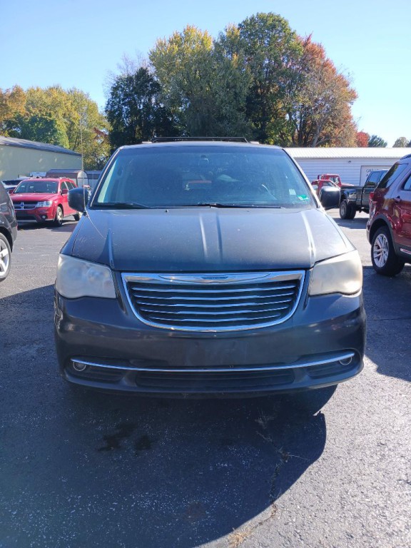 2012 Chrysler Town & Country Image 5