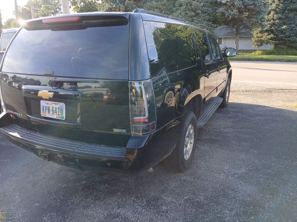 2012 Chevrolet Suburban Image 1