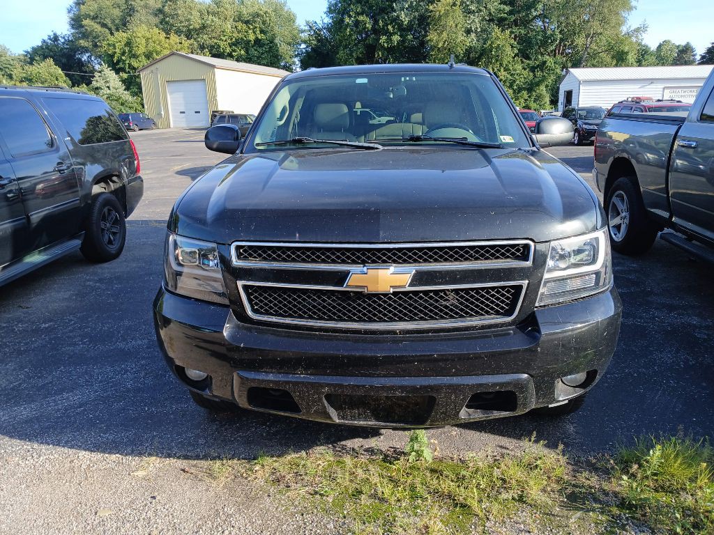 2012 Chevrolet Suburban Image 3