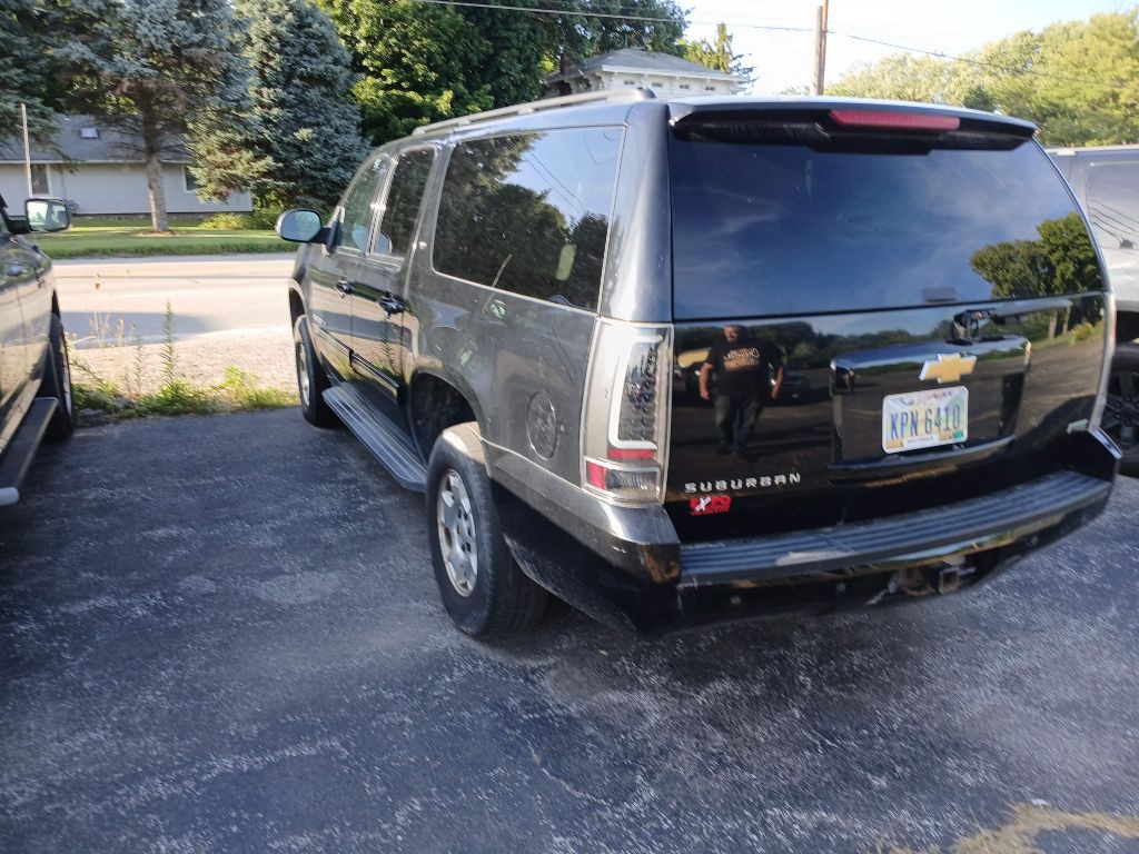 2012 Chevrolet Suburban Image 6