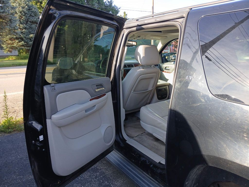 2012 Chevrolet Suburban Image 9