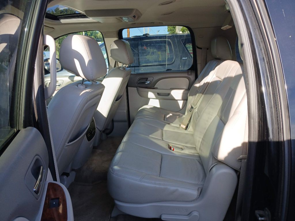 2012 Chevrolet Suburban Image 10