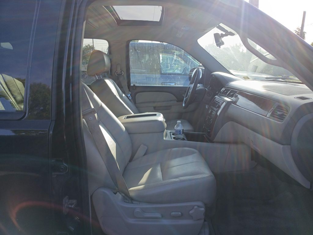 2012 Chevrolet Suburban Image 14