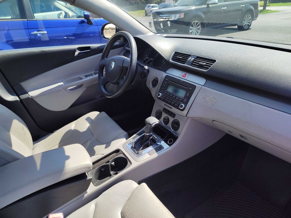 2007 Volkswagen Passat Image 11