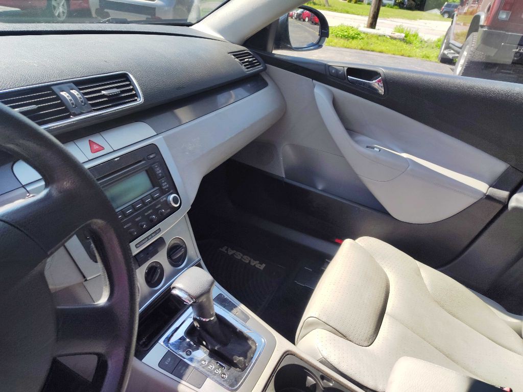 2007 Volkswagen Passat Image 14