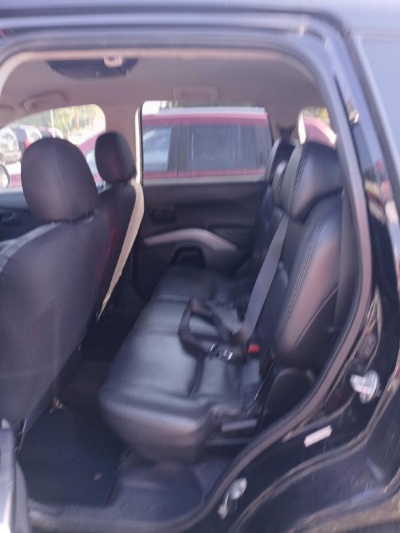 2007 Mitsubishi Outlander Image 9