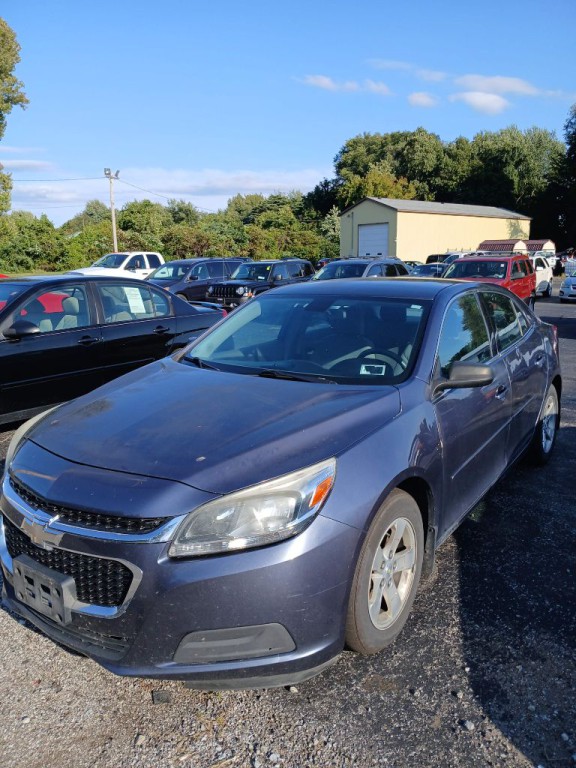2015 Chevrolet Malibu Image 2