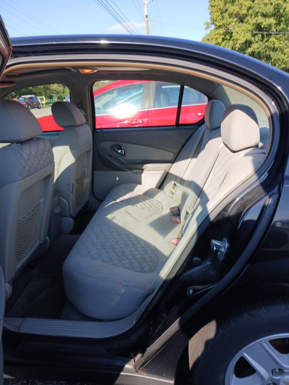 2004 Chevrolet Malibu Image 8