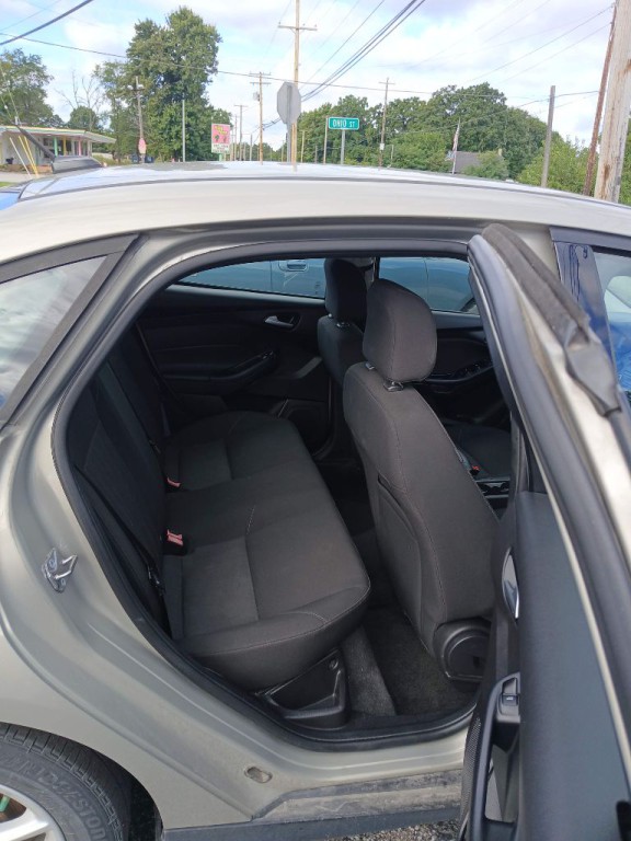 2015 Ford Focus Image 9
