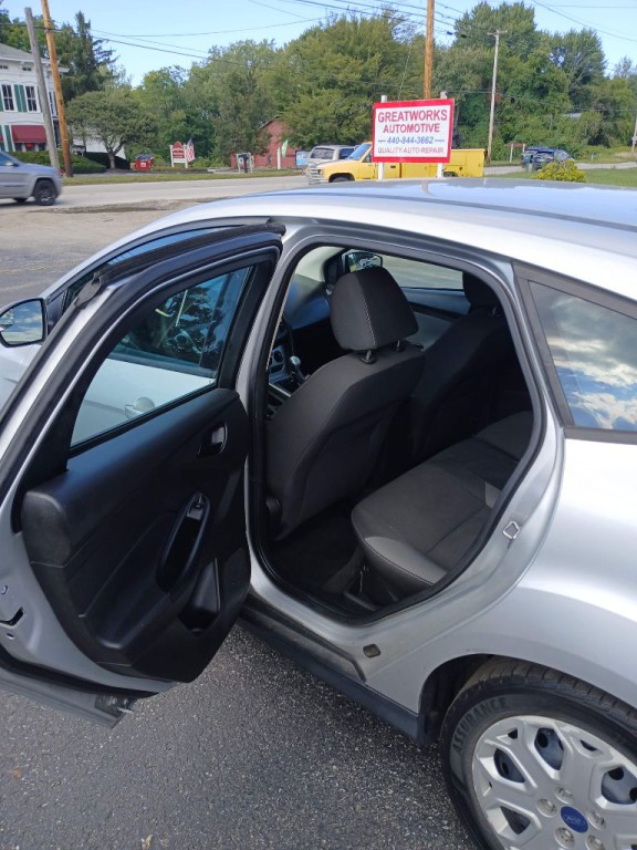 2012 Ford Focus Image 10