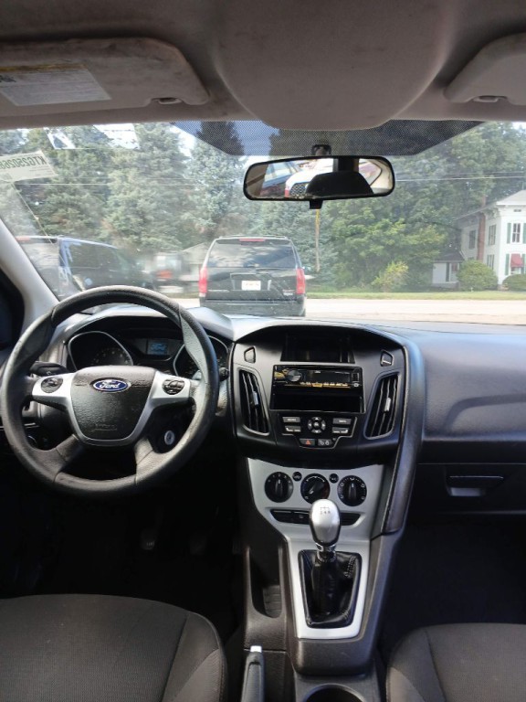 2012 Ford Focus Image 16