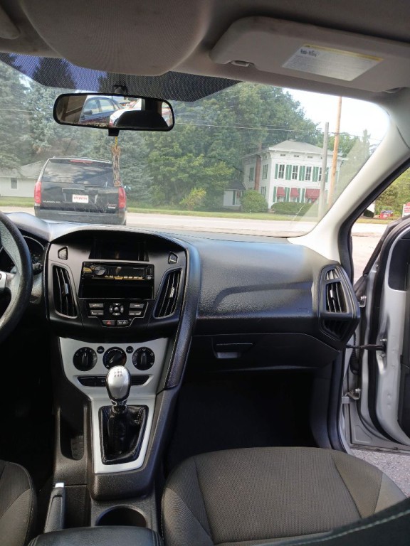 2012 Ford Focus Image 17