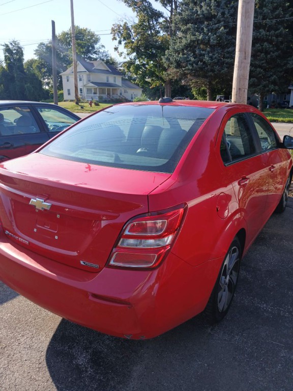 2017 Chevrolet Sonic Image 2