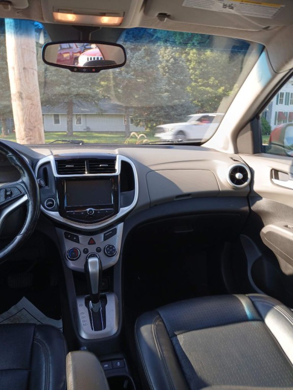 2017 Chevrolet Sonic Image 14