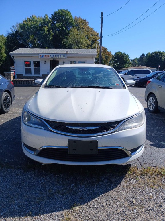 2015 Chrysler 200 Image 4