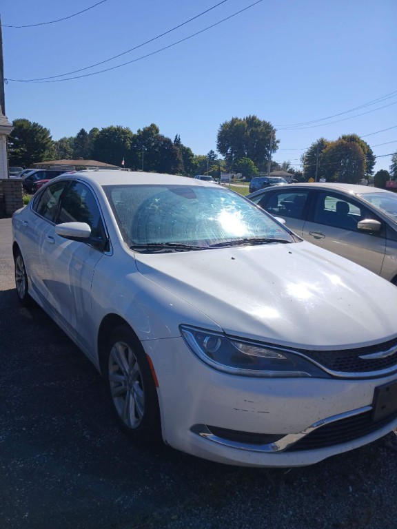 2015 Chrysler 200 Image 5