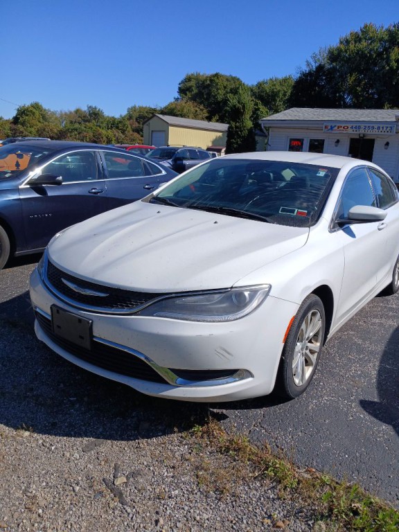 2015 Chrysler 200 Image 6