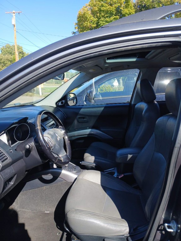 2007 Mitsubishi Outlander Image 14