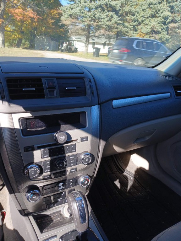 2011 Ford Fusion Image 16